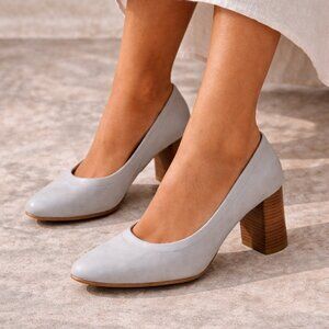 Clarks Grace Eva Leather Block Heel Pump Light Gray Size 9.5